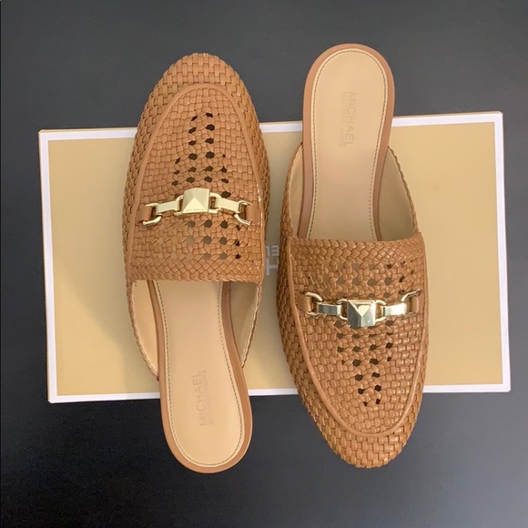 Michael Kors Charlton Slide Acorn - Picture 8 of 15